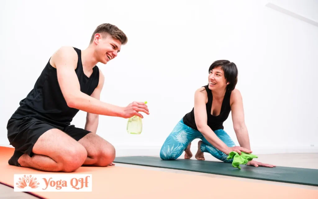 Cách Vệ Sinh Thảm Yoga Cao Su Đơn Giản Tại Nhà Bạn Bên Biết